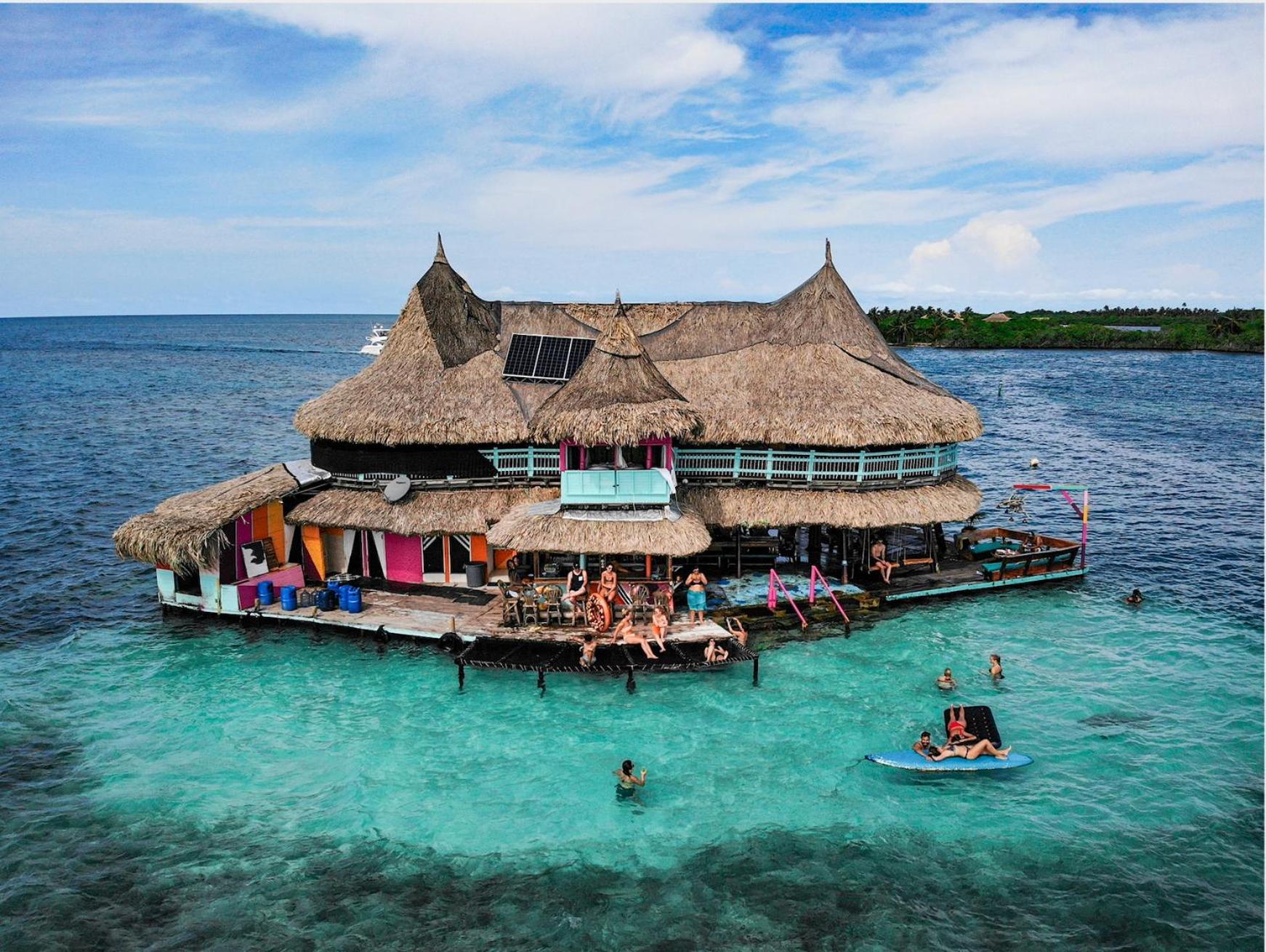 Hotel Casa En El Agua Tintipan Island Exterior foto